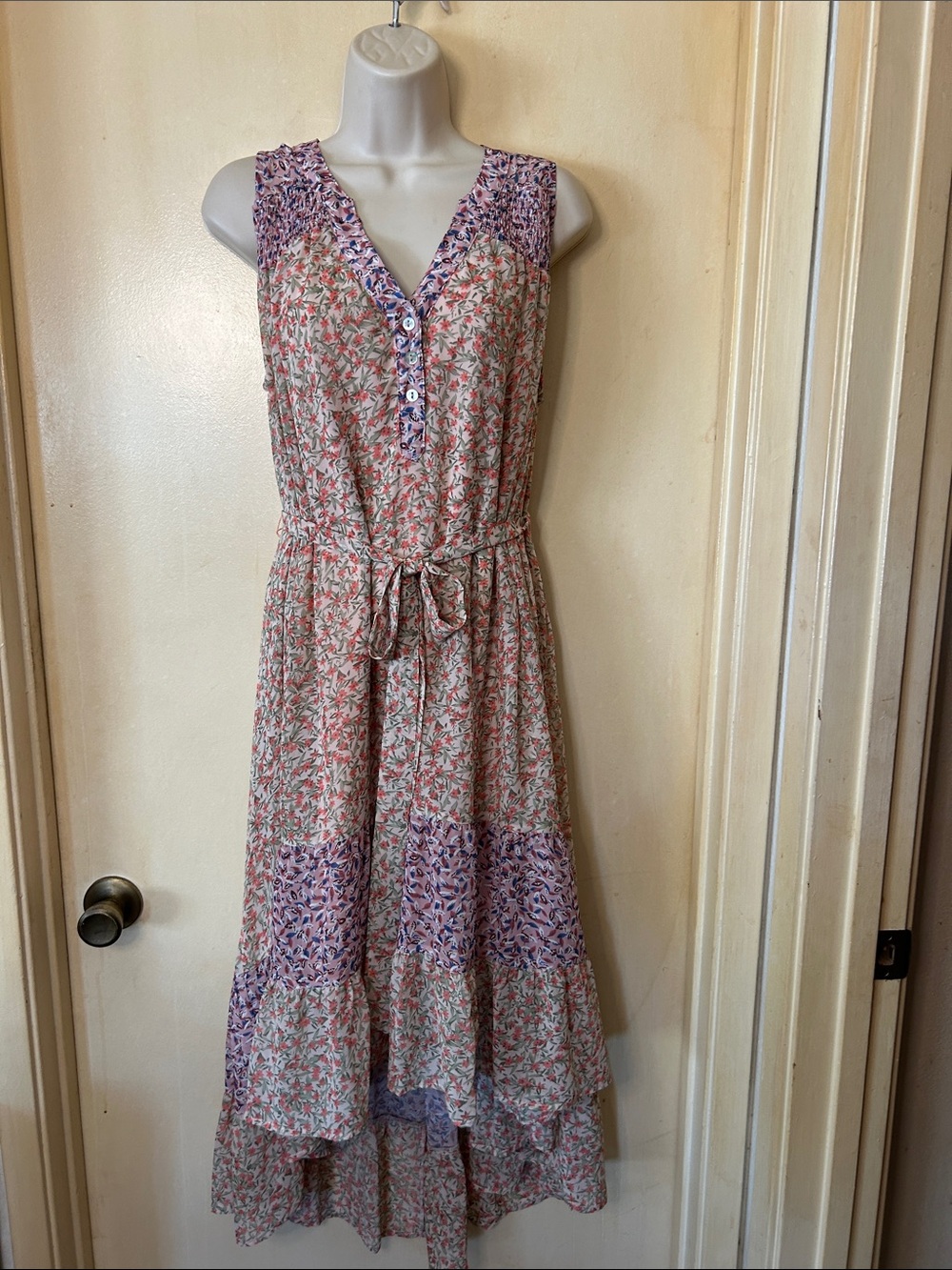 easel Floral Tie-Waist High-Low Midi Dress in Lavender and Peach size M